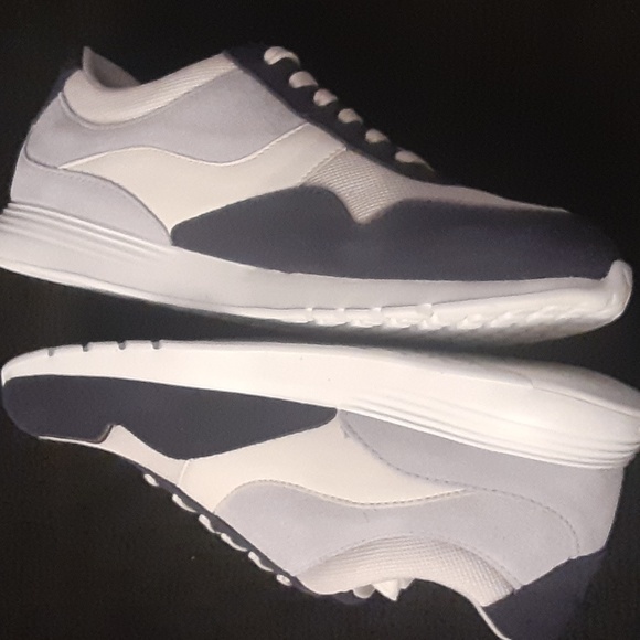 *🎉HP* Cole Haan Sneakers 🎉 - Picture 2 of 8